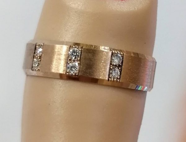 Aliança em Ouro 9kt de Anilha com Zirconias  5  mm